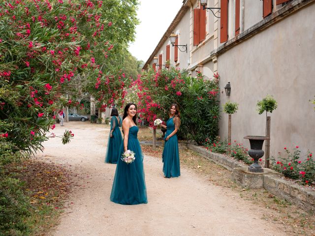 Le mariage de Romain et Margot à Saint-Gilles, Gard 11