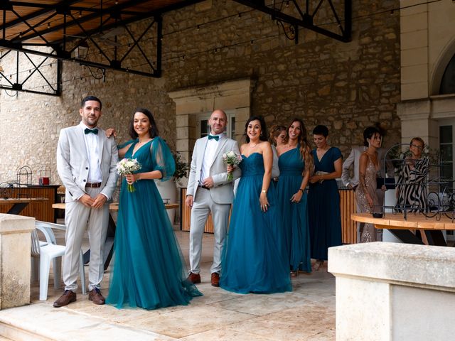 Le mariage de Romain et Margot à Saint-Gilles, Gard 15