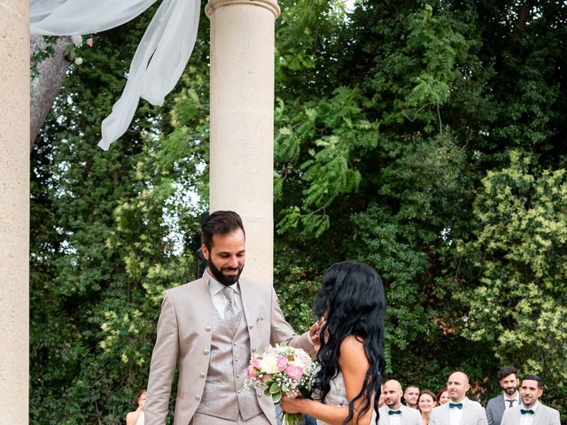 Le mariage de Romain et Margot à Saint-Gilles, Gard 23