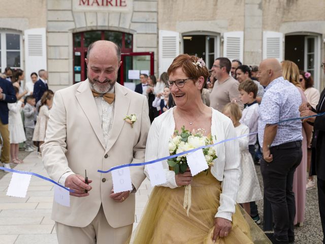 Le mariage de Patrick et Isabelle à Saint-Pont, Allier 9