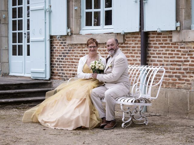 Le mariage de Patrick et Isabelle à Saint-Pont, Allier 16