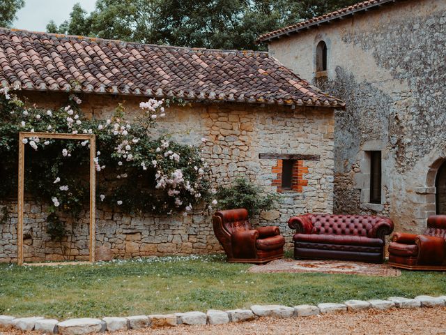 Le mariage de Antonin et Gaëtan à Sainte-Cécile, Vendée 58