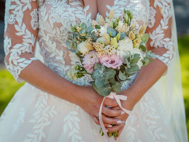 Le mariage de Maxime et Lesly à Léoville, Charente Maritime 12