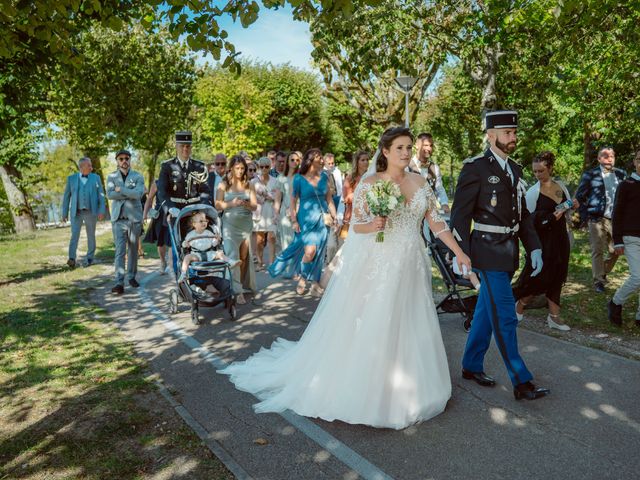 Le mariage de Maxime et Lesly à Léoville, Charente Maritime 13