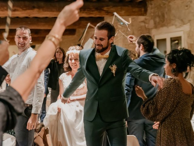 Le mariage de Eric et Leslie à Beaujeu, Rhône 16