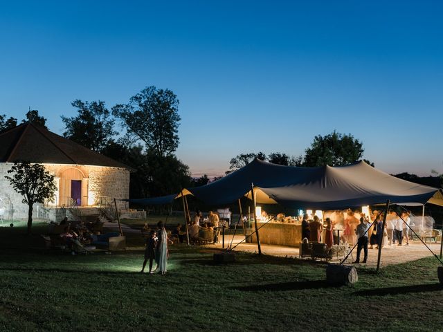 Le mariage de Jérémie et Lisa à Salt-en-Donzy, Loire 53
