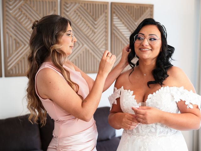 Le mariage de Daniel et Lara à Martigues, Bouches-du-Rhône 21