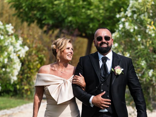 Le mariage de Daniel et Lara à Martigues, Bouches-du-Rhône 27