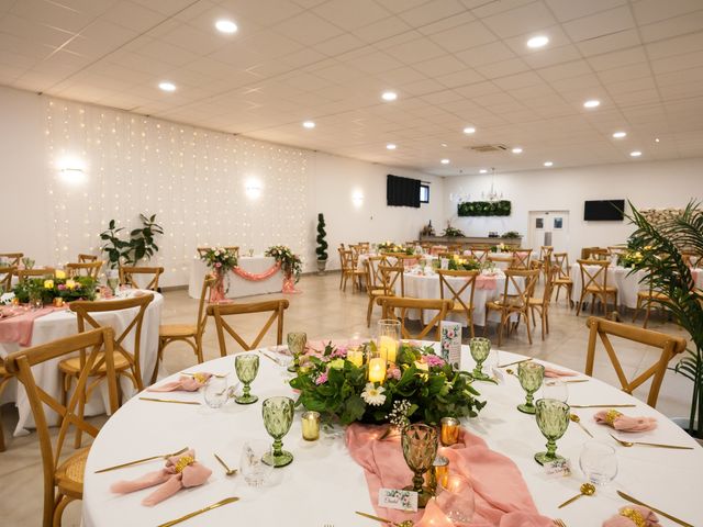 Le mariage de Daniel et Lara à Martigues, Bouches-du-Rhône 33
