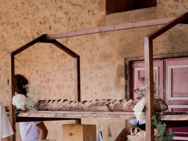 Le mariage de Clément et Célia à Savignac, Gironde 30