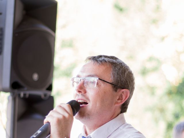 Le mariage de Clément et Célia à Savignac, Gironde 32