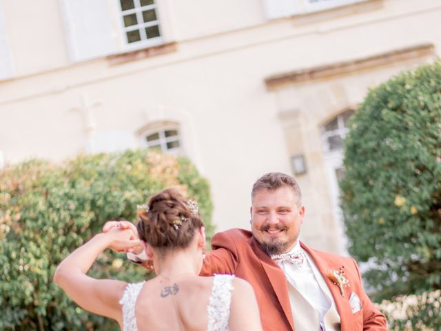 Le mariage de Clément et Célia à Savignac, Gironde 37