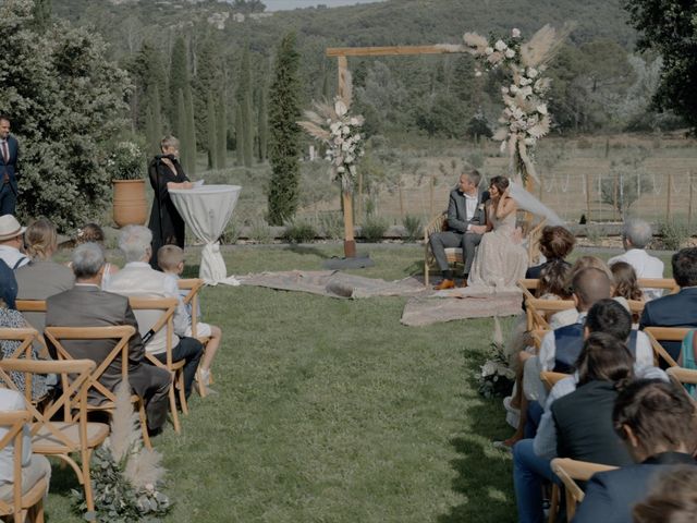 Le mariage de Cyril et Noémie à Orgon, Bouches-du-Rhône 4