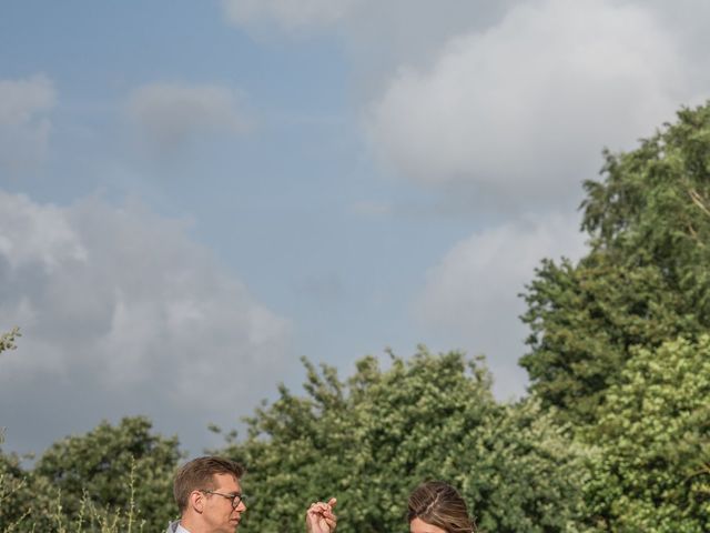 Le mariage de Antoine et Clélia à Vaudry, Calvados 2