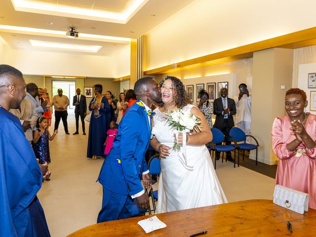 Le mariage de Jean-Christophe et Marie à Maurepas, Yvelines 14