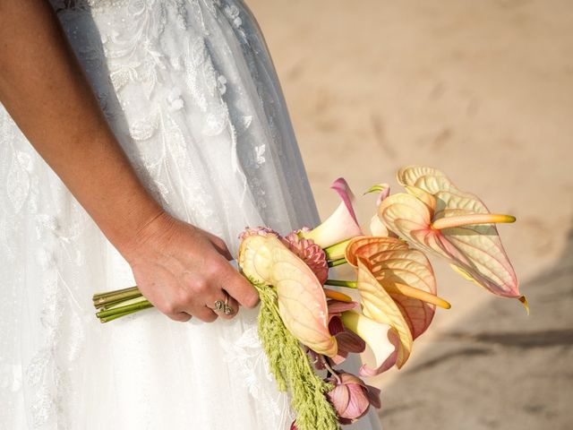 Le mariage de Julien et Elise à Grosseto-Prugna, Corse 60
