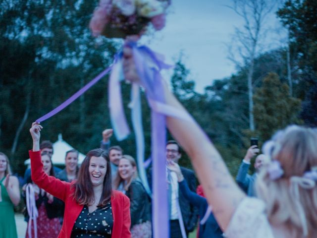 Le mariage de Thibaut et Salina à Bonnelles, Yvelines 28