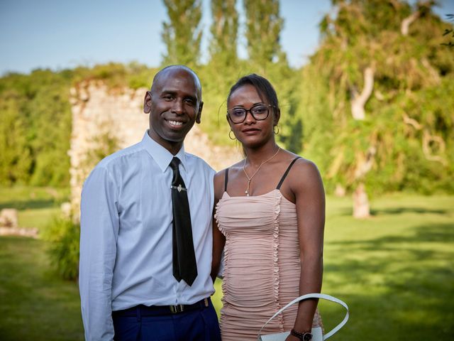 Le mariage de Simon et Laura à Fontenay-Trésigny, Seine-et-Marne 6