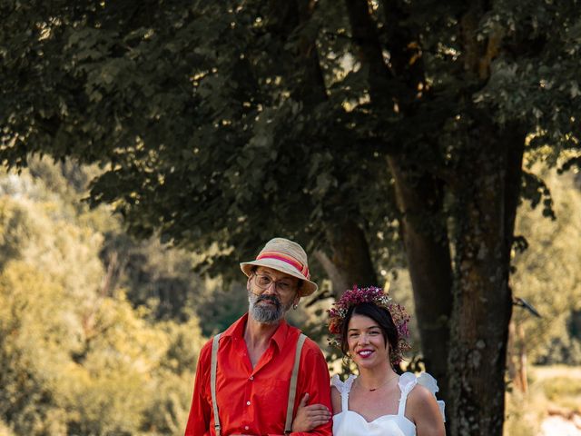 Le mariage de Pierre et Charlotte à Saint-Martin-de-Castillon, Vaucluse 30