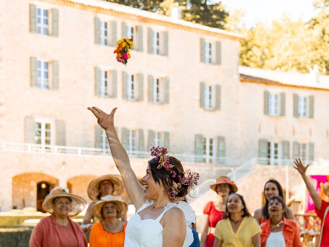 Le mariage de Pierre et Charlotte à Saint-Martin-de-Castillon, Vaucluse 41