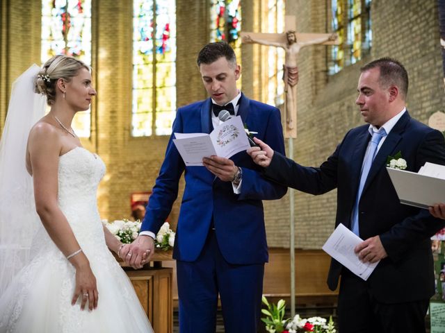 Le mariage de Rémy et Amandine à Bergues, Nord 69