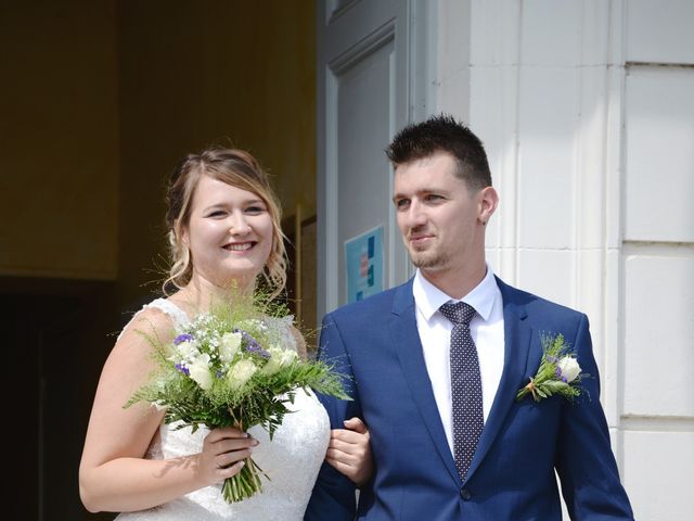 Le mariage de Corentin et Laurine à Bussy-en-Othe, Yonne 25