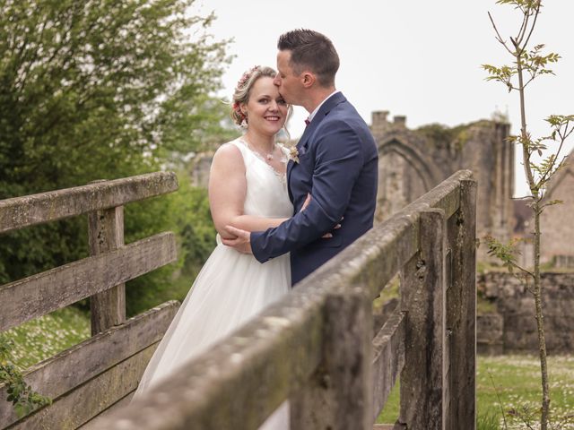 Le mariage de Arnaud et Vanessa à Saint-Évroult-Notre-Dame-du-Bois, Orne 15