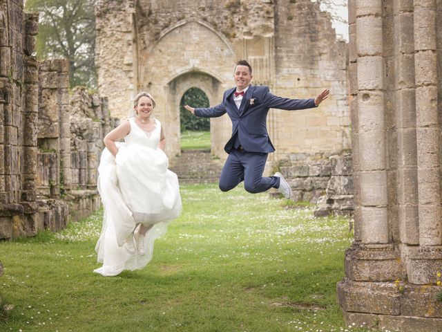 Le mariage de Arnaud et Vanessa à Saint-Évroult-Notre-Dame-du-Bois, Orne 17