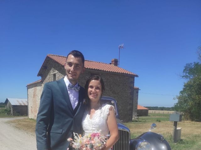 Le mariage de Camille et Laurie  à Les Landes-Génusson, Vendée 5