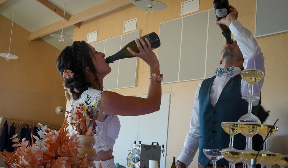 Le mariage de Camille et Laurie  à Les Landes-Génusson, Vendée