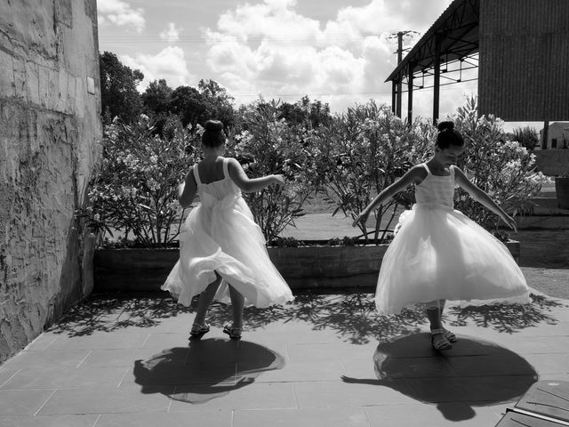 Le mariage de Steve et Amandine à Benon, Charente Maritime 1