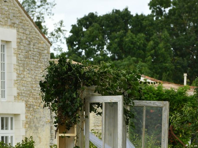 Le mariage de Steve et Amandine à Benon, Charente Maritime 16