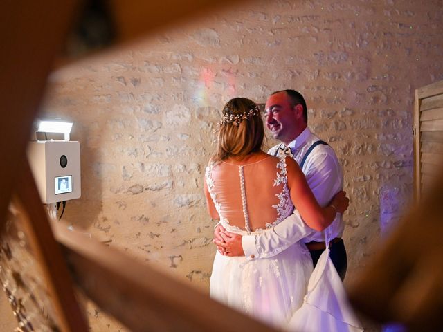 Le mariage de Steve et Amandine à Benon, Charente Maritime 60