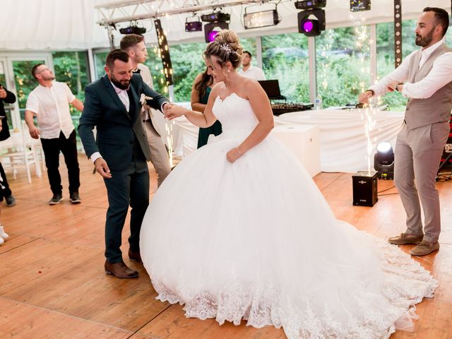 Le mariage de Richard et Lydie à Montaulin, Aube 9