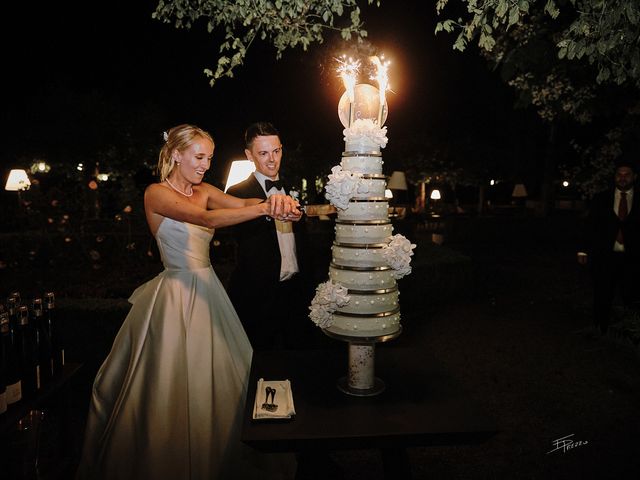 Le mariage de Shea et Adélaide à Menthon-Saint-Bernard, Haute-Savoie 15