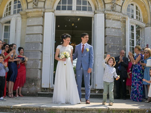 Le mariage de Amine et Marion à Saint-Médard-d&apos;Eyrans, Gironde 32