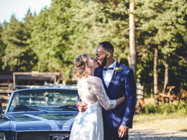 Le mariage de Anthonny et Clémence   à Saint-Martin-la-Plaine, Loire 2