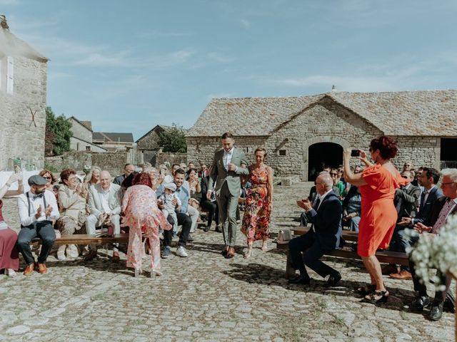 Le mariage de Kévin et Julie à Prévinquières, Aveyron 26