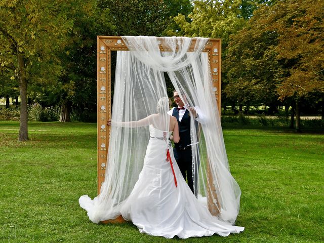 Le mariage de Fabrice et Isabelle à Issoudun, Indre 8