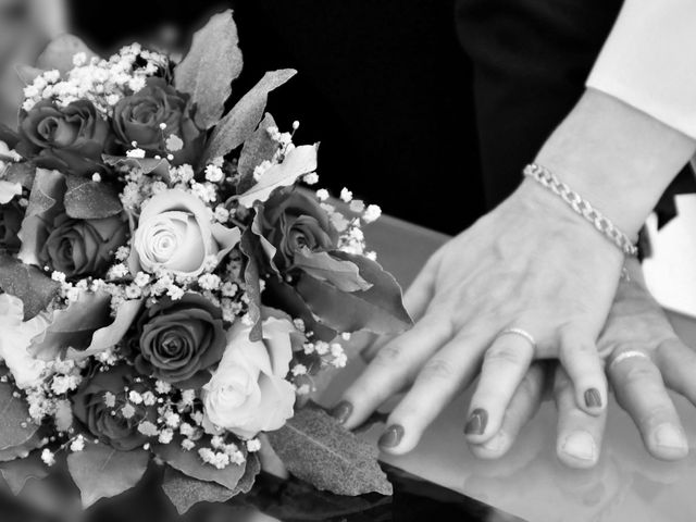 Le mariage de Fabrice et Isabelle à Issoudun, Indre 12