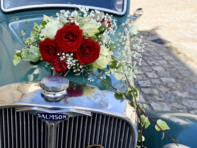 Le mariage de Fabrice et Isabelle à Issoudun, Indre 15