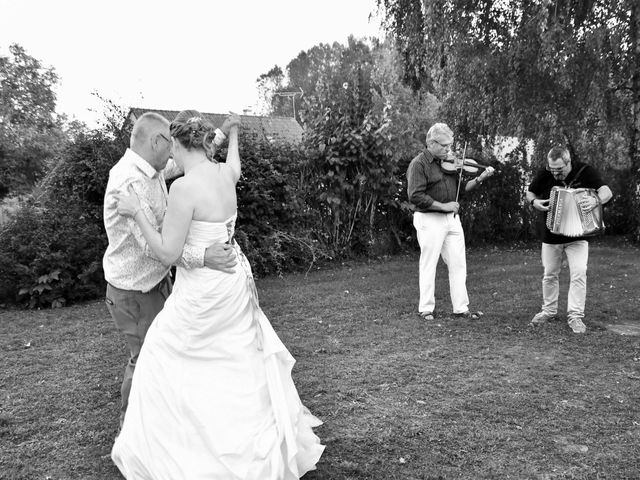 Le mariage de Fabrice et Isabelle à Issoudun, Indre 16