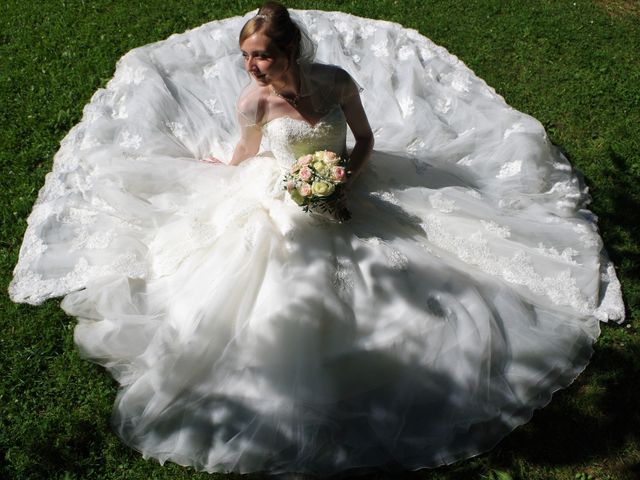 Le mariage de Rémy et Naomi à Saint-Martin-de-Mailloc, Calvados 26