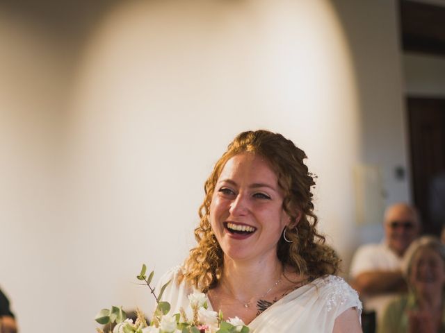 Le mariage de Damien et Anaïs à Saint-Laurent-de-Mure, Rhône 6