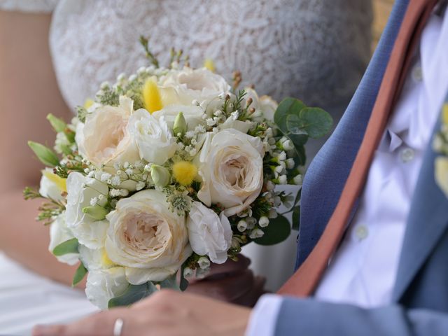 Le mariage de Amine et Marion à Saint-Médard-d&apos;Eyrans, Gironde 17
