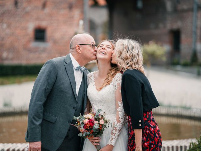 Le mariage de Sacha et Claire à Tournai, Hainaut 23