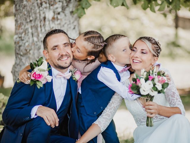 Le mariage de Damien et Élodie à Moissat, Puy-de-Dôme 13