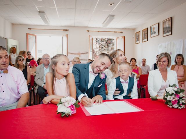 Le mariage de Damien et Élodie à Moissat, Puy-de-Dôme 17