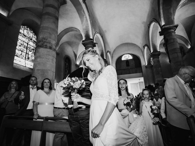 Le mariage de Damien et Élodie à Moissat, Puy-de-Dôme 18