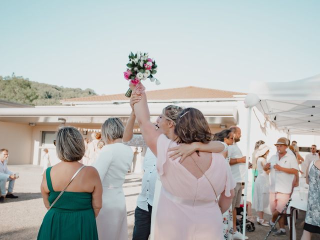 Le mariage de Damien et Élodie à Moissat, Puy-de-Dôme 28